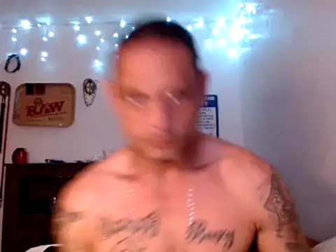 Snapshot of Buffshagswell chatting on January 4, 3:50 am Buffshagswell online show from January 4, 3:50 am