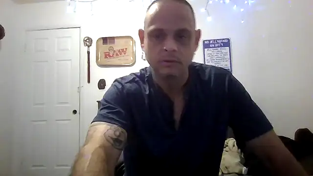 Snapshot of Buffshagswell chatting on February 27, 12:45 pm Buffshagswell online show from February 27, 12:45 pm