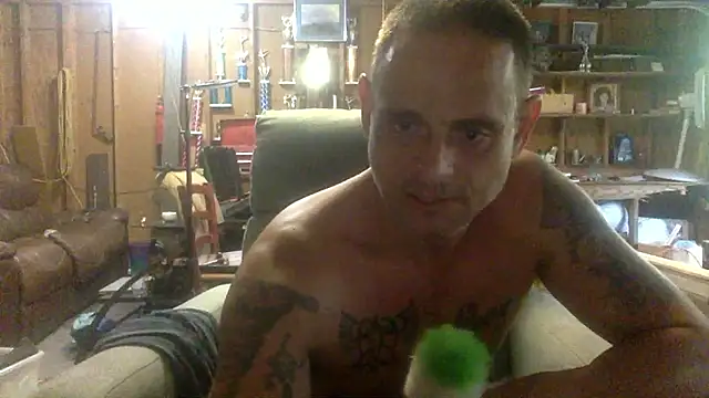 Snapshot of Buffshagswell chatting on September 19, 10:20 pm Buffshagswell online show from September 19, 10:20 pm