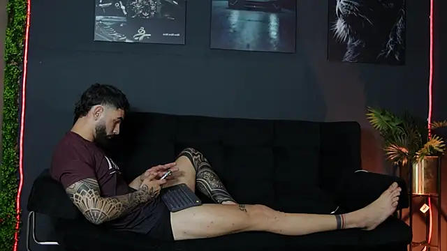 Austin bolt online show from December 3, 3:56 am