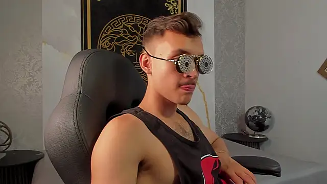 Desmon Clark online show from February 16, 12:11 am