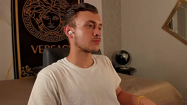 Desmon Clark online show from September 23, 10:09 pm