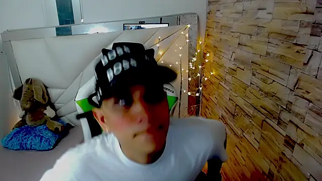 Brayan lopezz online show from March 17, 12:46 pm