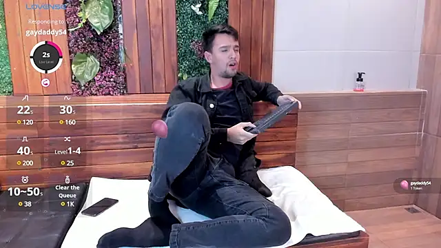 Snapshot of Edward_max chatting on January 15, 3:54 am Edward max online show from January 15, 3:54 am