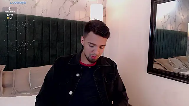 Snapshot of Edward_max chatting on December 24, 3:49 am Edward max online show from December 24, 3:49 am