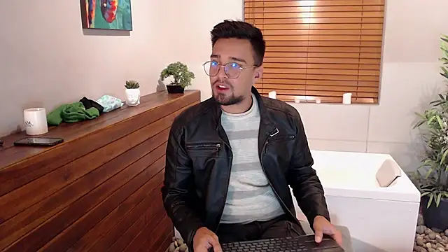 Snapshot of Edward_max chatting on February 5, 3:13 am Edward max online show from February 5, 3:13 am
