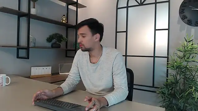 Snapshot of Edward_max chatting on January 21, 7:50 pm Edward max online show from January 21, 7:50 pm