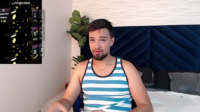 Snapshot of Edward_max chatting on December 6, 4:03 am Edward max online show from December 6, 4:03 am