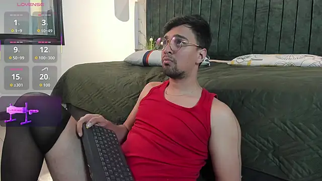 Edward max online show from April 10, 6:37 pm