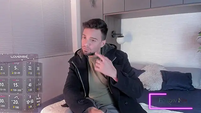Snapshot of Edward_max chatting on March 7, 4:02 am Edward max online show from March 7, 4:02 am