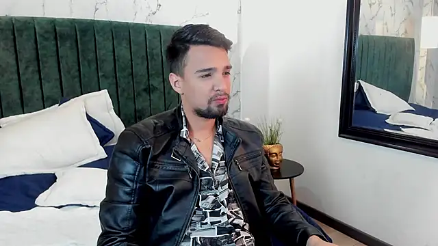 Snapshot of Edward_max chatting on February 11, 3:40 am Edward max online show from February 11, 3:40 am