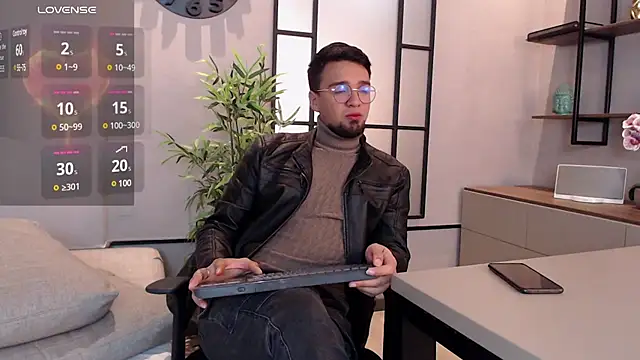 Snapshot of Edward_max chatting on February 15, 3:42 am Edward max online show from February 15, 3:42 am