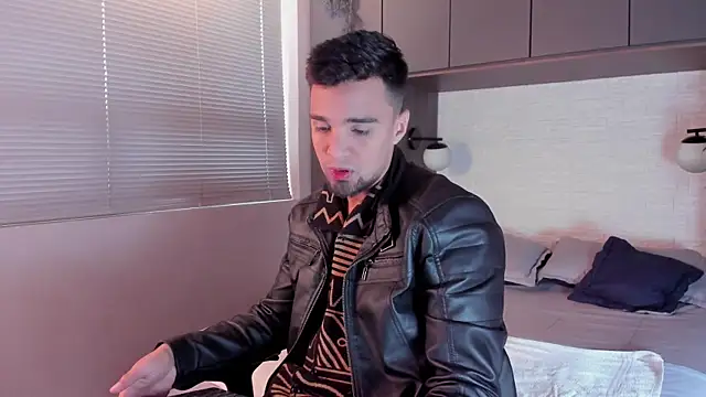Snapshot of Edward_max chatting on December 21, 8:00 pm Edward max online show from December 21, 8:00 pm
