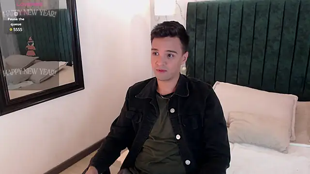 Snapshot of Edward_max chatting on January 4, 3:18 am Edward max online show from January 4, 3:18 am