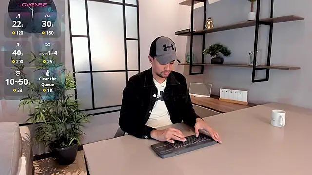 Snapshot of Edward_max chatting on January 17, 3:34 am Edward max online show from January 17, 3:34 am