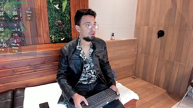 Snapshot of Edward_max chatting on December 15, 4:07 am Edward max online show from December 15, 4:07 am