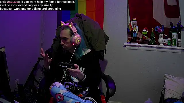 Snapshot of tallnerdyguy chatting on January 6, 4:36 am tallnerdyguy online show from January 6, 4:36 am