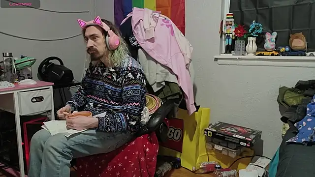 tallnerdyguy online show from February 24, 3:07 am