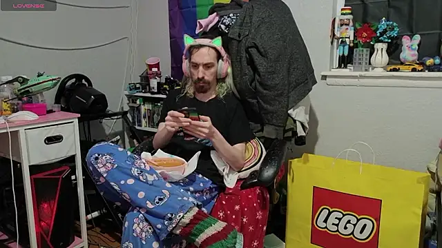 tallnerdyguy online show from February 9, 3:44 am