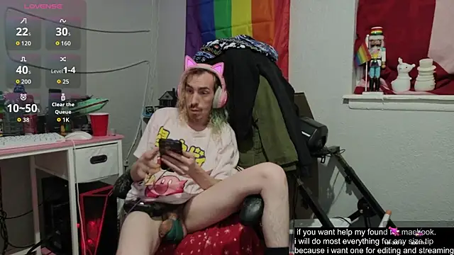 Snapshot of tallnerdyguy chatting on September 26, 4:32 am tallnerdyguy online show from September 26, 4:32 am