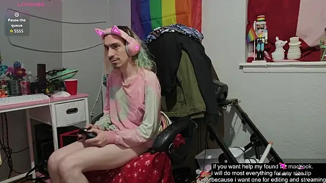 Snapshot of tallnerdyguy chatting on September 27, 4:32 am tallnerdyguy online show from September 27, 4:32 am