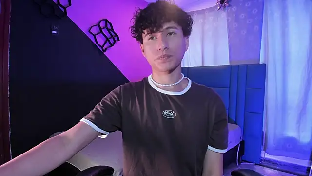 Mugiii 1 online show from December 3, 7:55 pm