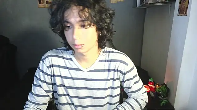 Snapshot of kairozz chatting on February 19, 1:39 pm kairozz online show from February 19, 1:39 pm