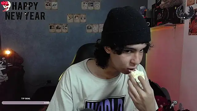 Snapshot of kairozz chatting on January 1, 8:15 pm kairozz online show from January 1, 8:15 pm