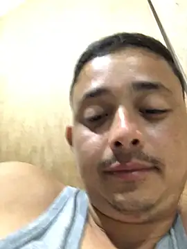 isacalejandroo online show from December 18, 5:26 am