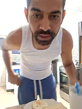 Alsaud1106 online show from February 11, 2:02 pm