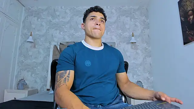 Snapshot of gerson_zt chatting on October 15, 6:48 pm gerson zt online show from October 15, 6:48 pm