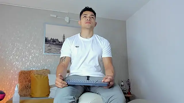 Snapshot of gerson_zt chatting on September 23, 11:59 pm gerson zt online show from September 23, 11:59 pm