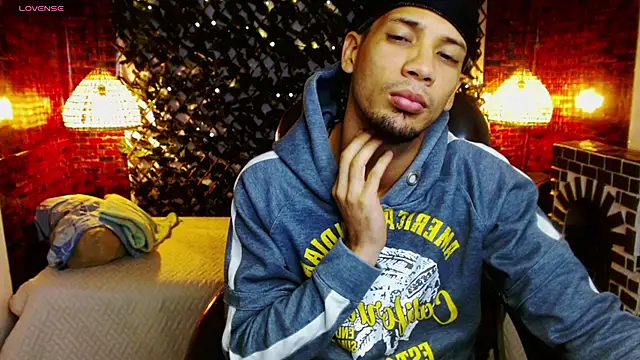 Snapshot of SonicJ25 chatting on December 11, 4:09 am SonicJ25 online show from December 11, 4:09 am
