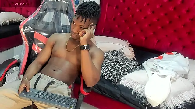 Snapshot of KENDER21_ chatting on January 15, 12:04 pm KENDER21 online show from January 15, 12:04 pm