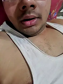 Snapshot of SWEETBOYJI chatting on March 20, 6:42 pm SWEETBOYJI online show from March 20, 6:42 pm