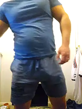 Snapshot of massivemax chatting on December 2, 10:38 am massivemax online show from December 2, 10:38 am