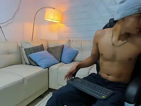 Snapshot of marcus_wills19 chatting on October 9, 2:38 am marcus wills19 online show from October 9, 2:38 am