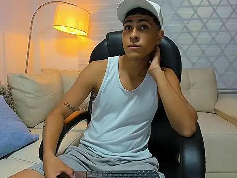 Snapshot of marcus_wills19 chatting on October 16, 2:52 am marcus wills19 online show from October 16, 2:52 am