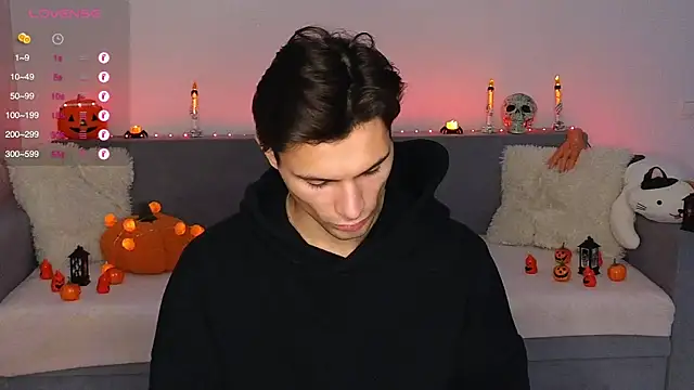 Snapshot of denlover1 chatting on October 12, 7:35 am denlover1 online show from October 12, 7:35 am
