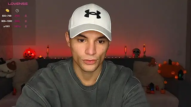 Snapshot of denlover1 chatting on October 17, 6:39 am denlover1 online show from October 17, 6:39 am