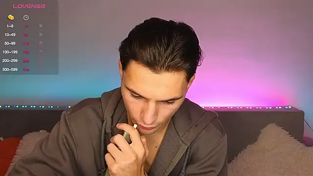 denlover1 online show from November 6, 10:18 am