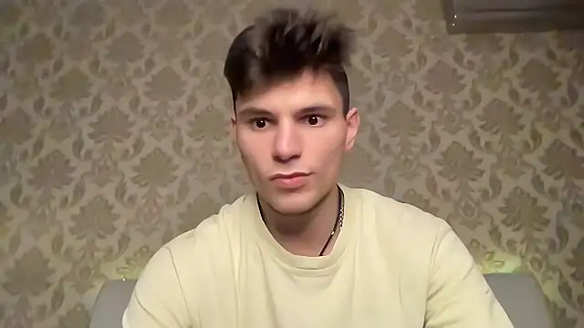 Snapshot of denlover1 chatting on March 5, 4:02 pm denlover1 online show from March 5, 4:02 pm