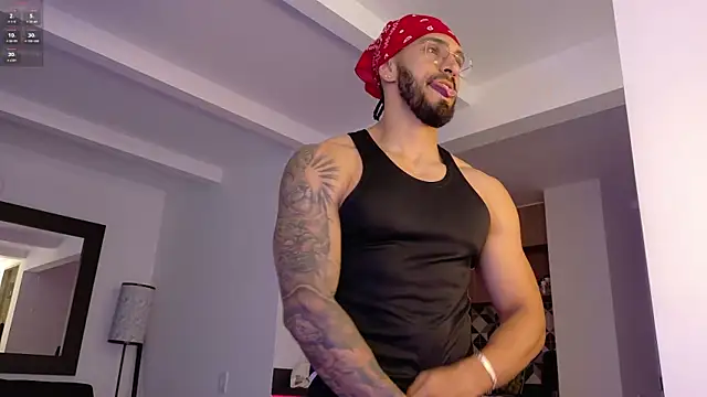 Snapshot of tony_muscle chatting on October 15, 10:50 pm tony muscle online show from October 15, 10:50 pm