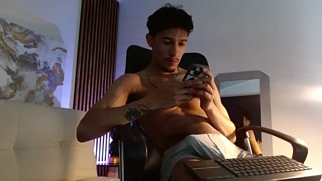 Snapshot of rafael_stone chatting on January 29, 3:44 am rafael stone online show from January 29, 3:44 am
