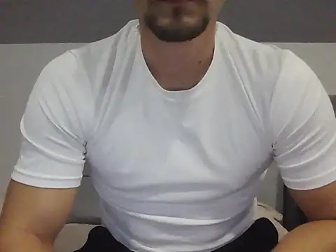 Snapshot of LoveEveryWet chatting on October 8, 11:31 pm LoveEveryWet online show from October 8, 11:31 pm