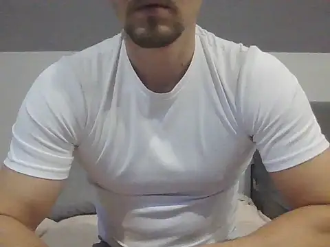 Snapshot of LoveEveryWet chatting on October 20, 9:35 am LoveEveryWet online show from October 20, 9:35 am