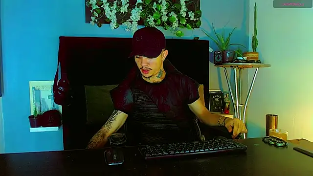 HannibalLester online show from June 8, 4:24 am