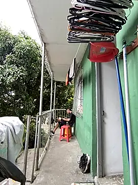 Jestebanano online show from May 12, 2:47 pm