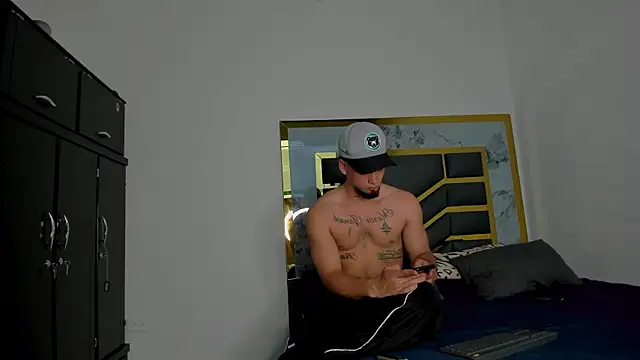 MattDevon online show from September 29, 11:11 pm