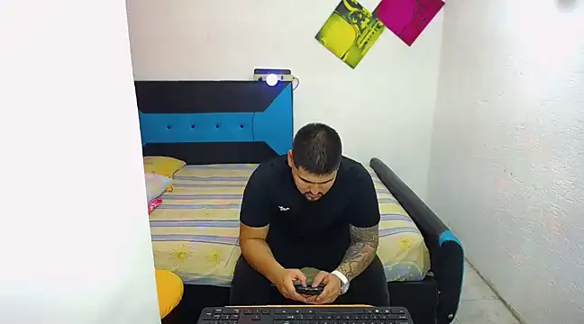 Snapshot of pitbullveryhot chatting on March 20, 11:56 pm pitbullveryhot online show from March 20, 11:56 pm